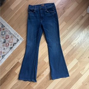 Mother Denim mid rise weekender flared jeans size 28.